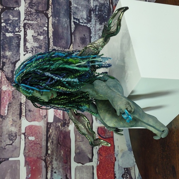 Artisan Crafted Elinor Peace Bailey Design Fantasy Fabric Arts Doll - Picture 3 of 9